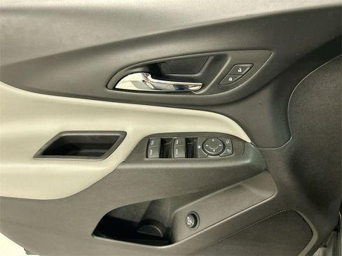 Used 2019 Chevrolet Equinox LT image 11