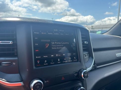Used 2019 RAM 1500 Big Horn AWD/4WD image 17