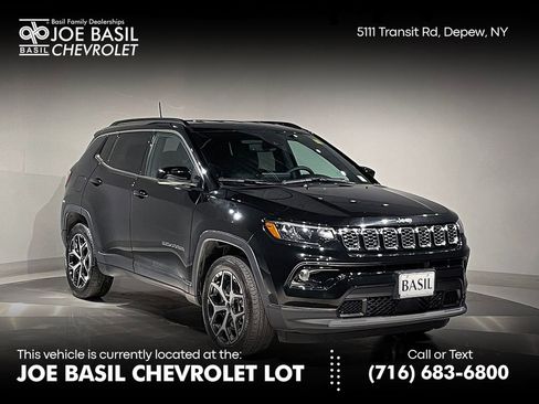 Used 2025 Jeep Compass Limited AWD/4WD image 1