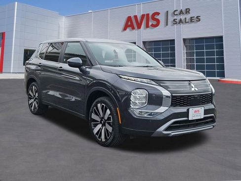 Used 2025 Mitsubishi Outlander SE AWD/4WD image 9