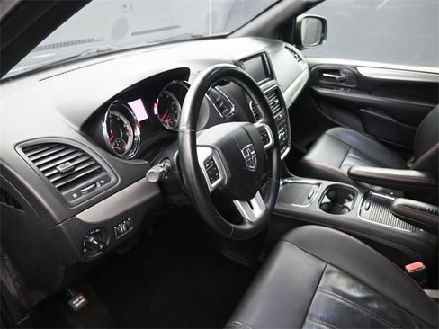 Used 2019 Dodge Grand Caravan GT image 18