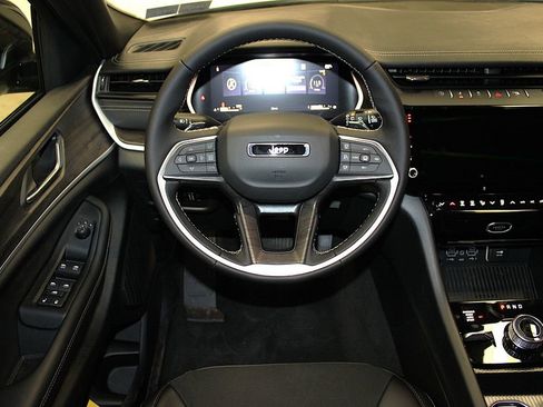 New 2026 Jeep Grand Cherokee L 4WD image 11