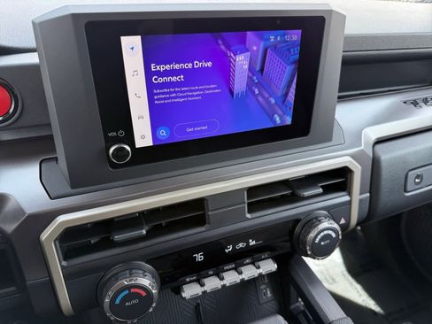 Used 2025 Toyota Tacoma TRD Off-Road image 18