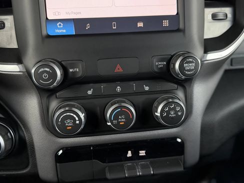 Used 2023 RAM 1500 Big Horn AWD/4WD image 36