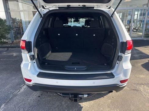 Used 2020 Jeep Grand Cherokee Laredo image 21