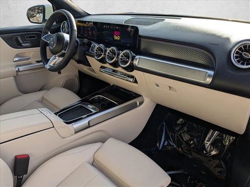 Certified 2025 Mercedes-Benz GLB 250 4MATIC image 22