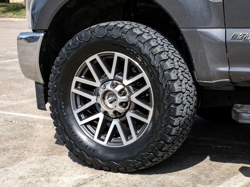 Used 2018 Ford F250 Lariat w/ Lariat Ultimate Package image 51