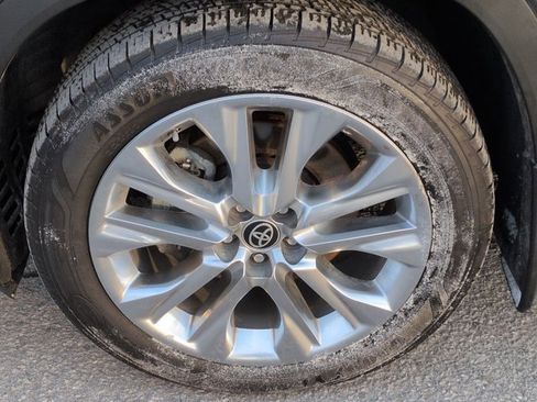 Certified 2021 Toyota Highlander Limited image 10