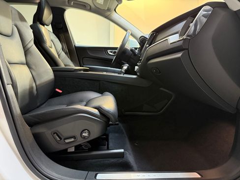 Used 2018 Volvo XC60 T5 Inscription w/ Convenience Package image 46