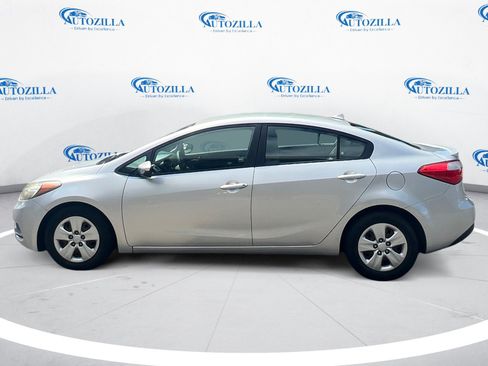 Used 2015 Kia Forte LX w/ Popular Package FWD image 2