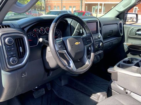 Used 2021 Chevrolet Silverado 1500 LT image 18