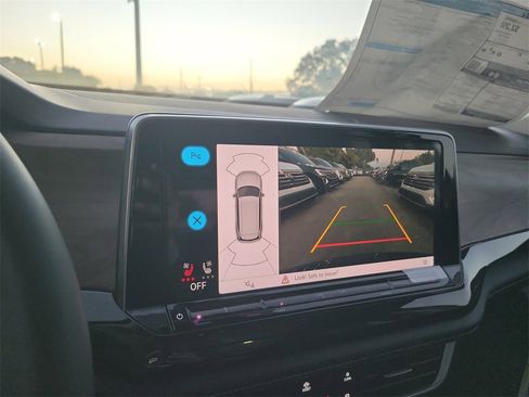 New 2026 Volkswagen Atlas SE image 11