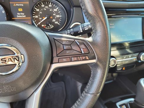 Used 2019 Nissan Rogue SV FWD image 23