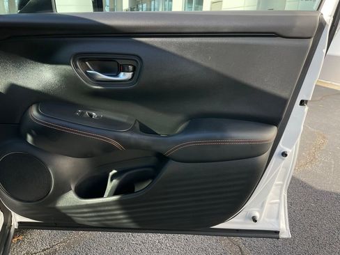 Certified 2024 Honda HR-V Sport image 29