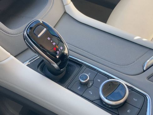 Used 2021 Cadillac XT6 Premium Luxury image 17