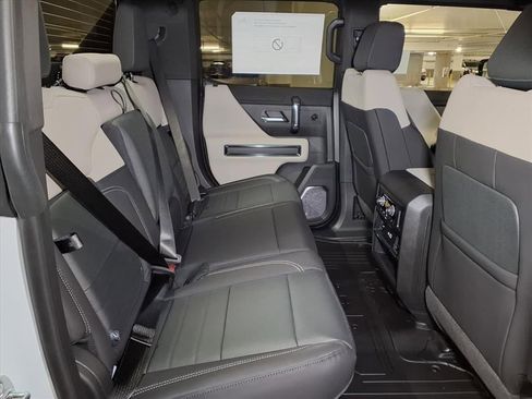New 2026 GMC Hummer EV 4x4 Crew Cab image 7