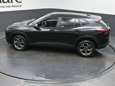 Used 2024 Chevrolet Trax LT w/ Driver Confidence Package FWD image 44