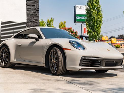 Used 2021 Porsche 911 Carrera RWD image 5