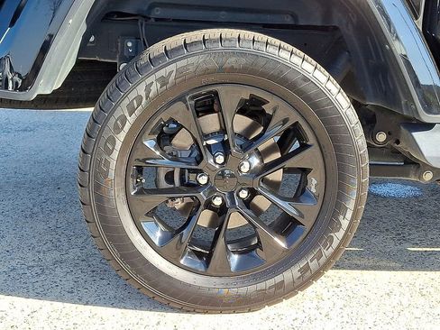 Used 2023 Jeep Gladiator Overland image 8