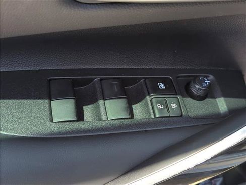 Used 2025 Toyota Corolla XSE FWD image 11