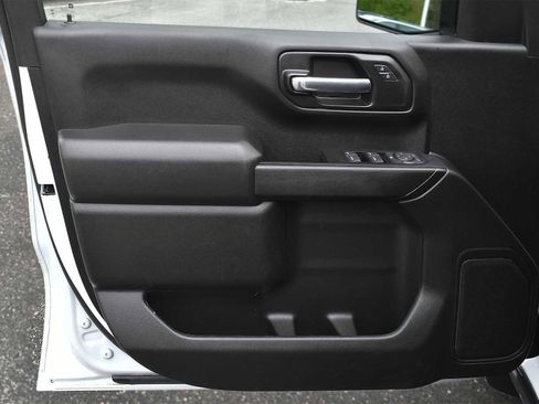 Used 2022 Chevrolet Silverado 1500 Custom AWD/4WD image 19