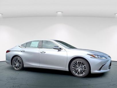 New 2025 Lexus ES 300h w/ Premium Package
