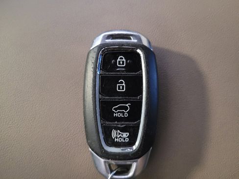 Used 2019 Hyundai Santa Fe SEL FWD image 32