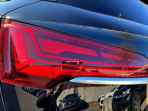 Used 2021 Audi Q5 2.0T Premium w/ Convenience Package image 23