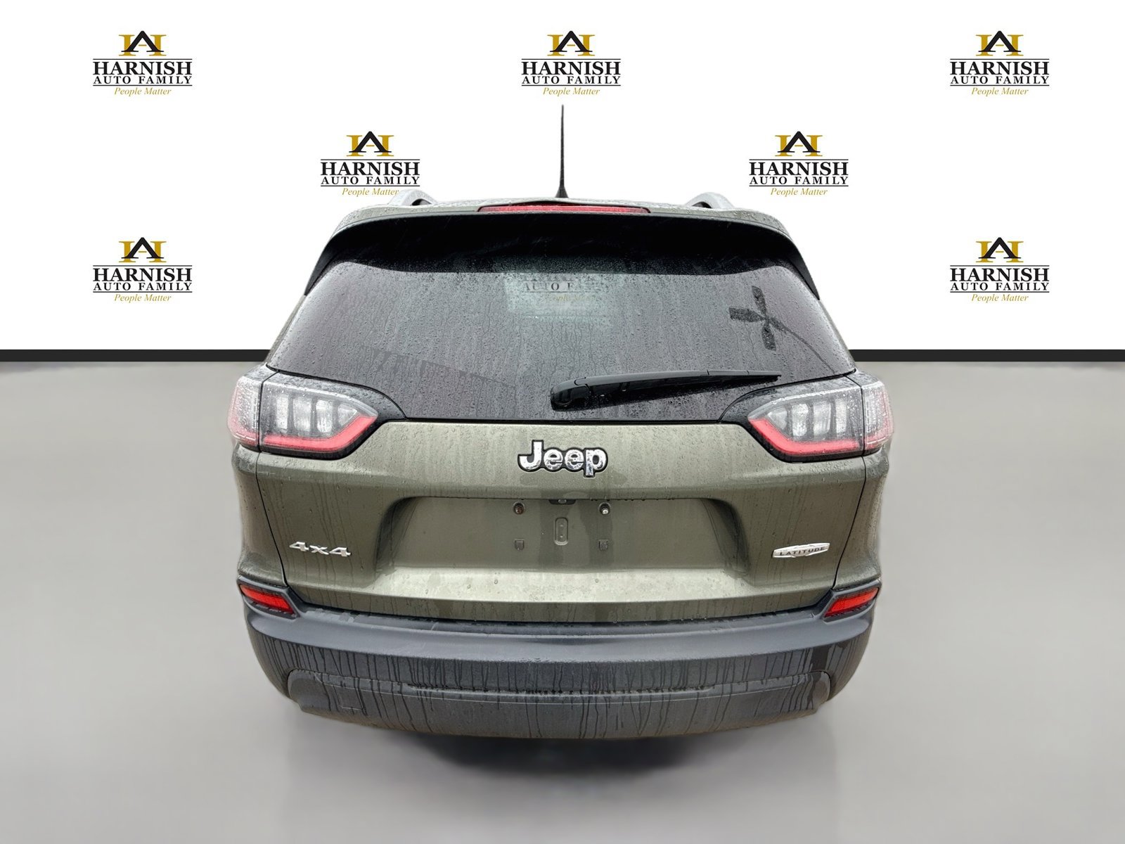 Used 2019 Jeep Cherokee Latitude Plus w/ Cold Weather Group AWD/4WD image 4