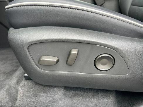 Used 2026 Buick Enclave Sport Touring AWD/4WD image 8