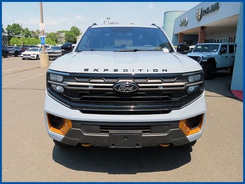 Used 2025 Ford Expedition Tremor AWD/4WD image 2