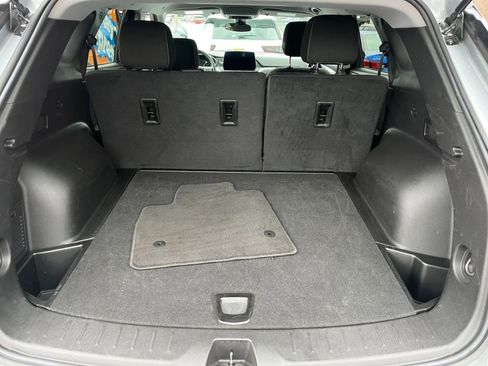 Used 2025 Chevrolet Blazer LT image 25