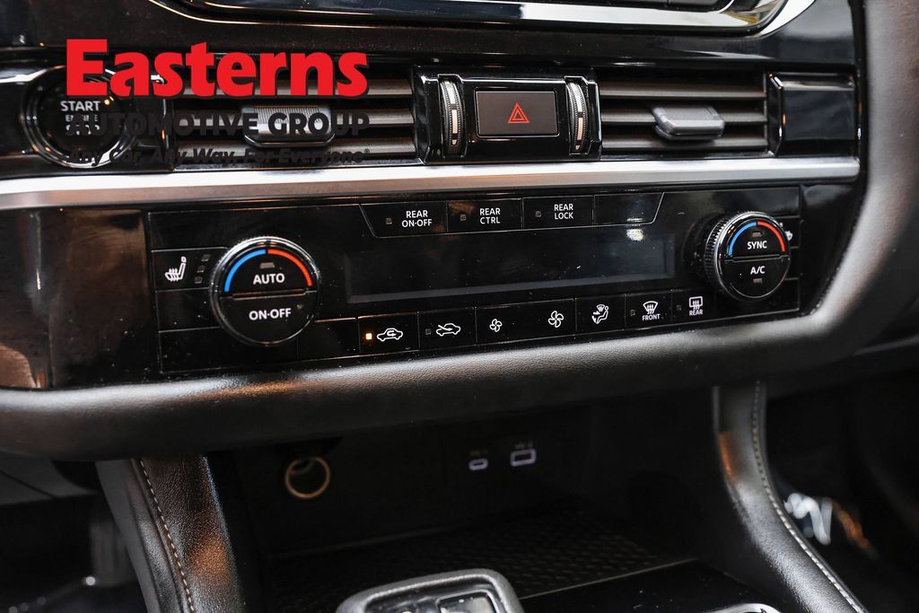 Used 2025 Nissan Pathfinder SV FWD image 20