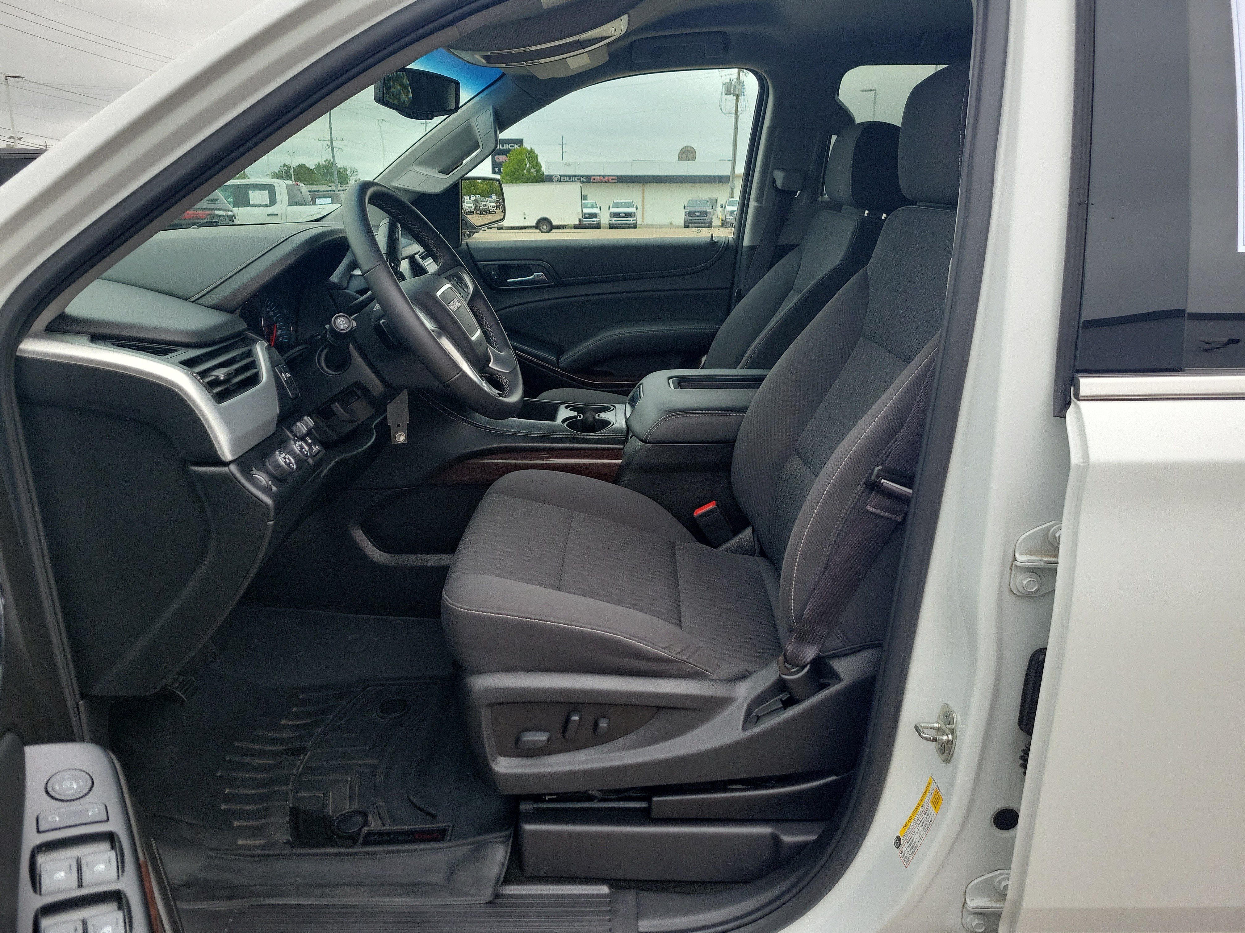 Used 2017 GMC Yukon SLE w/ HD Trailering Package AWD/4WD image 15