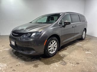 Used 2017 Chrysler Pacifica LX video 2