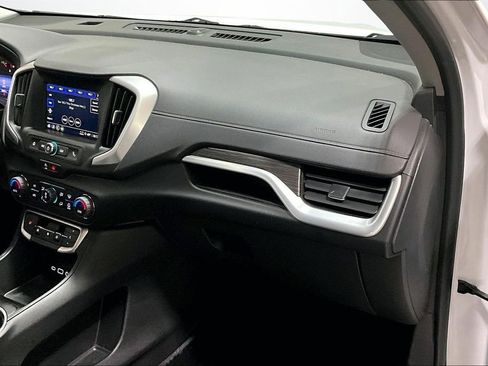 Used 2023 GMC Terrain SLE w/ Driver Convenience Package image 26