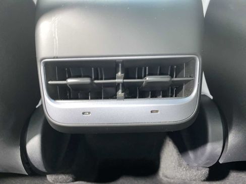 Used 2023 Tesla Model Y Long Range AWD/4WD image 23