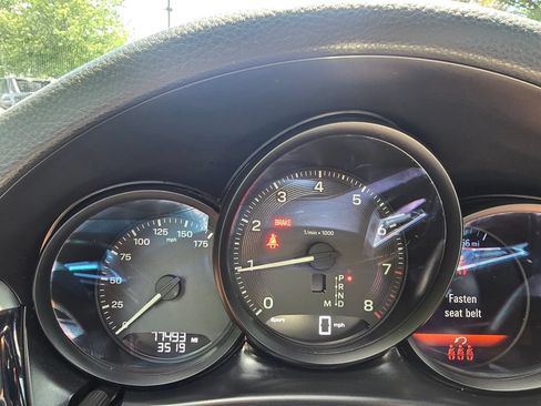 Used 2023 Porsche Macan AWD/4WD image 22