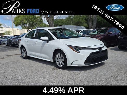 Used 2022 Toyota Corolla LE FWD image 1