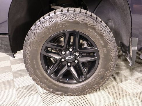 Used 2024 Chevrolet Silverado 1500 Custom Trail Boss w/ Dark Appearance Package image 16