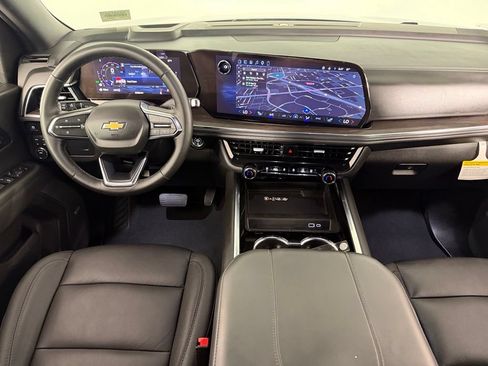 Used 2026 Chevrolet Suburban LT w/ Comfort Package AWD/4WD image 13