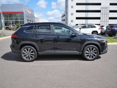 Certified 2025 Toyota Corolla Cross XLE AWD/4WD image 9