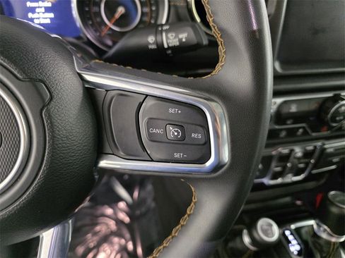 Used 2023 Jeep Gladiator Overland image 21