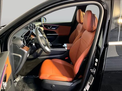 Certified 2026 Mercedes-Benz GLC 300 4MATIC image 9