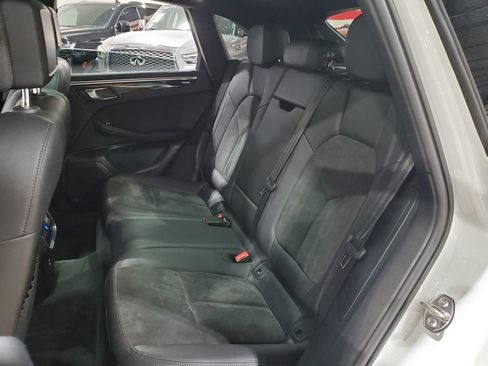 Used 2021 Porsche Macan AWD/4WD image 23