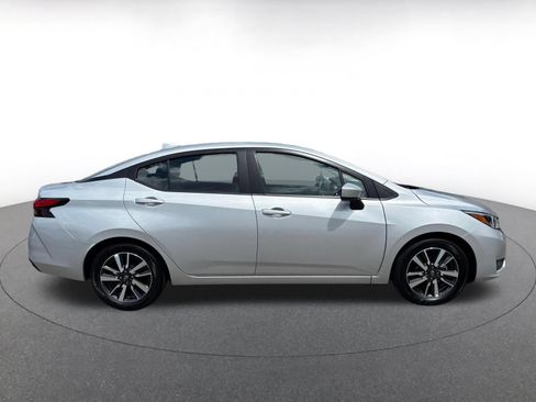 Used 2025 Nissan Versa SV FWD image 15