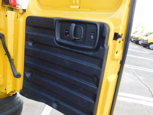 Used 2017 GMC Savana 2500 Extended image 31