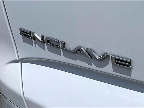 Used 2023 Buick Enclave Essence FWD image 10