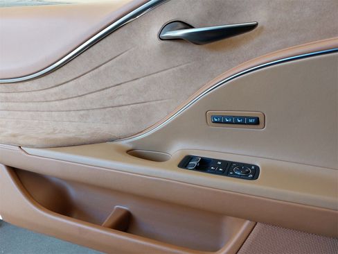 Used 2018 Lexus LC 500 Coupe image 32