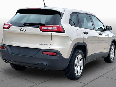 Used 2015 Jeep Cherokee Sport FWD image 13